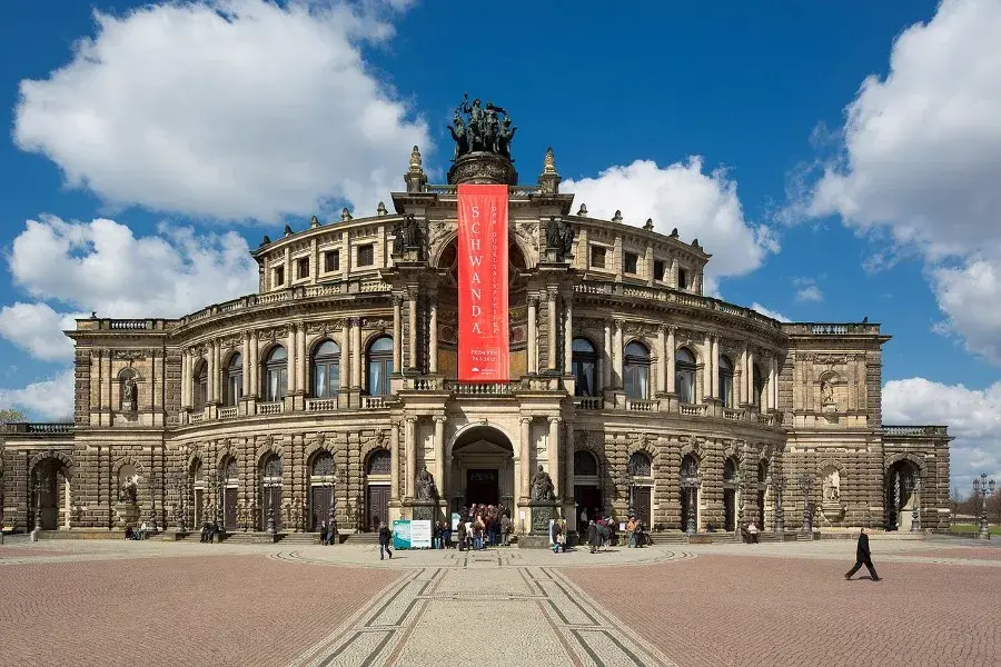 的普鲁斯宫廷剧院,后改称国王剧院,1919年后成为柏林德国国家歌剧院