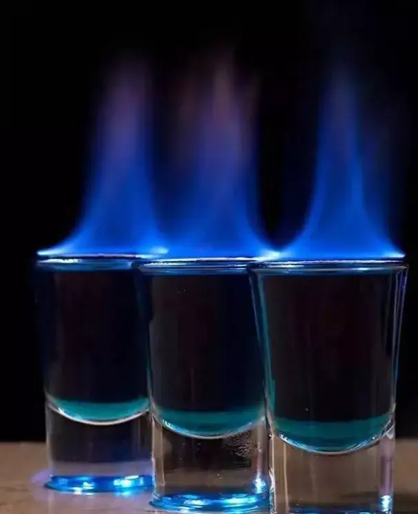学会这7种鉴别白酒的方法你也能成为品酒大师