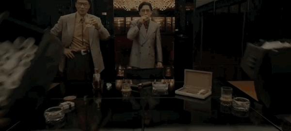 浮夸无聊?影帝将死?梁朝伟刘德华新片《金手指》不是烂片!