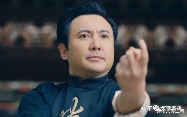 沈腾这傲娇的小表情就这么被黄晓明和佟丽娅给曝光了