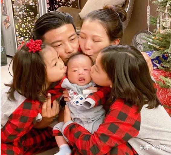 嘻哈界的老大哥欧阳靖和妻子非常恩爱,也有了两个儿子.