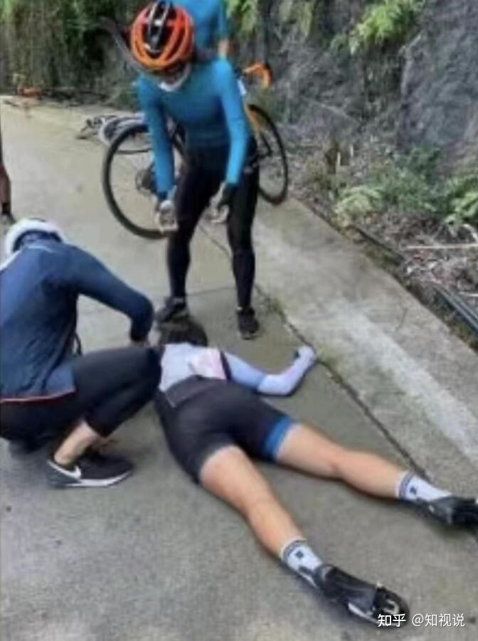 张家界天门山女骑手坠崖身亡40米弯道摔落33岁就此终止可惜了