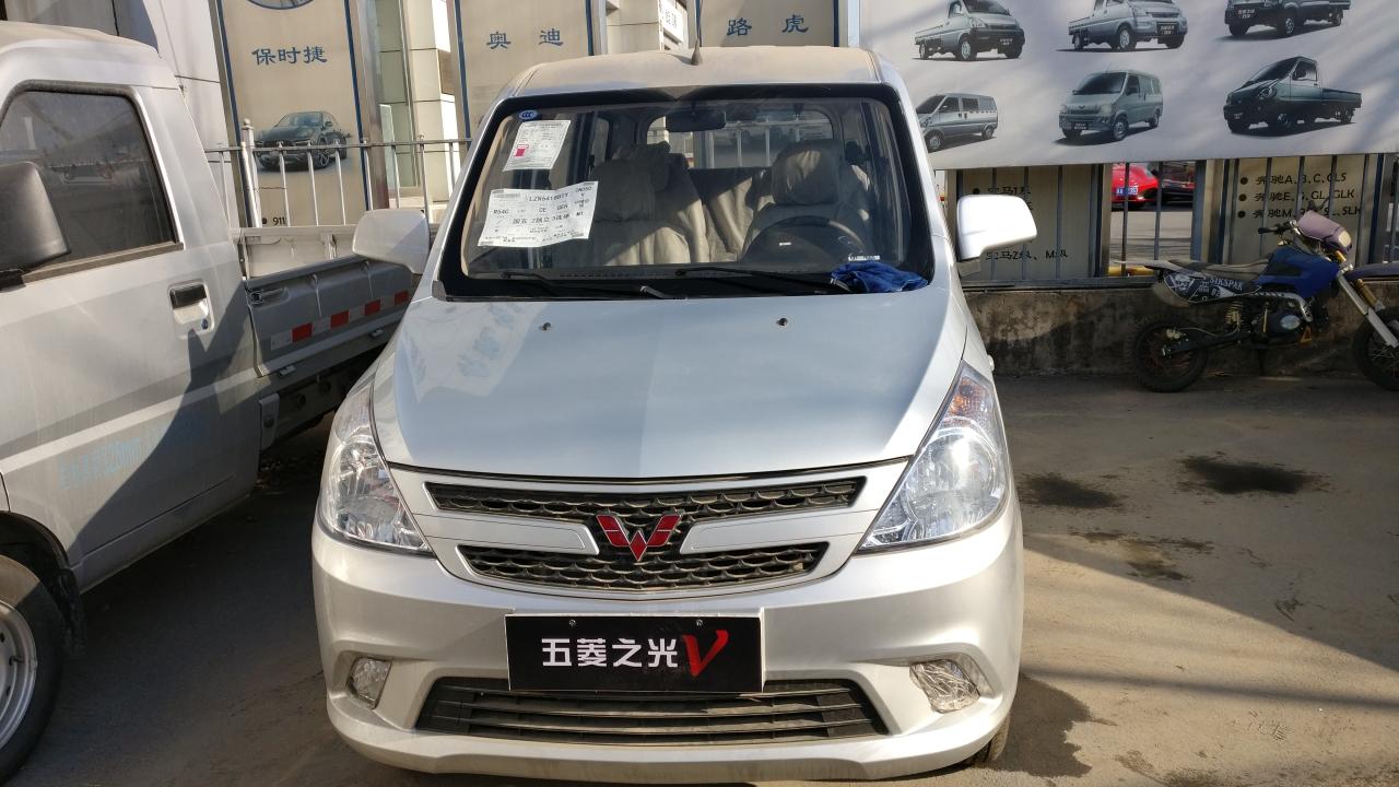 泡芙车评认清这个世界的一扇门实拍五菱之光v