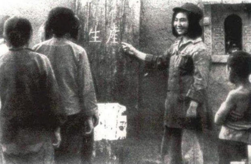 11、雕塑园里讲伍若兰和贺子珍的故事 - 知乎