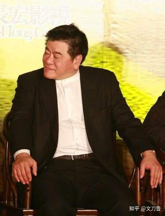 青春女神贾静雯背后的花花世界