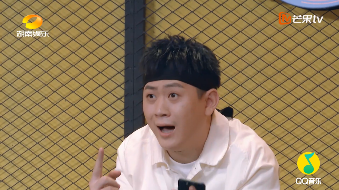 请奥特曼和怪兽上台一起表演法老不愧是说唱圈沙雕第一人