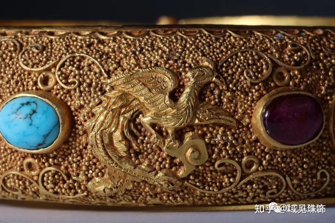 古墨 龙凤成祥 共箱 中国美術 清時代 置物 缘起物 A 'huanghuali' seal chest, 17th / 18th century | 十七/ 十八
