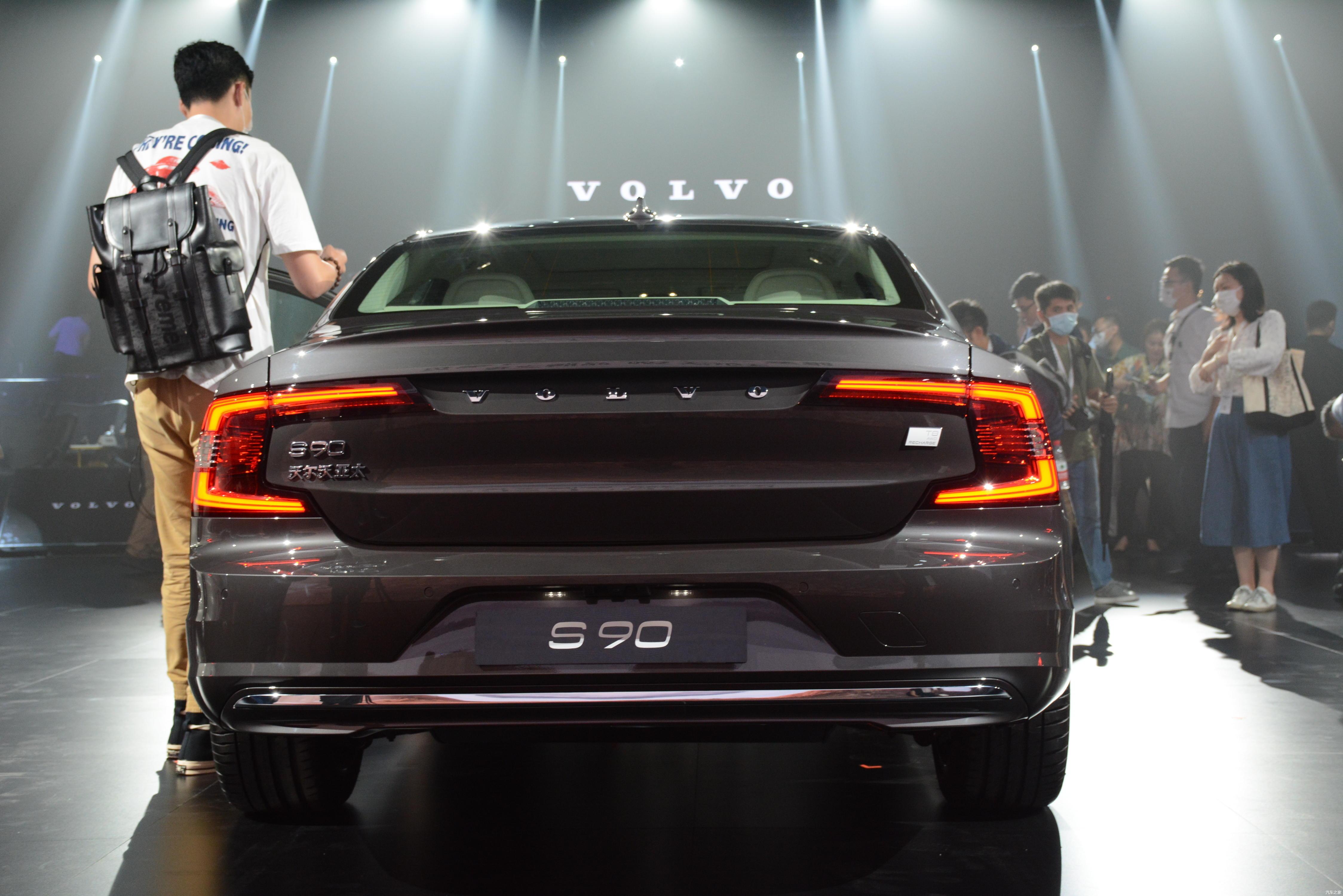 新款沃尔沃s90首推插电混动版车型新车全系4069万元起