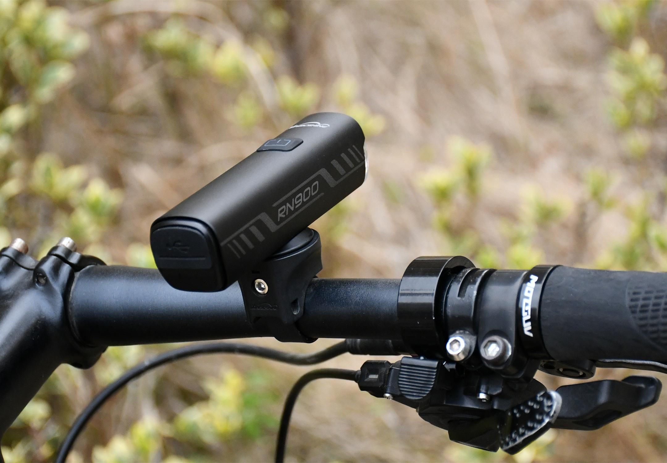 自行车灯也能这么亮?迈极炫rn900评测:900lm亮度,防眩目设计