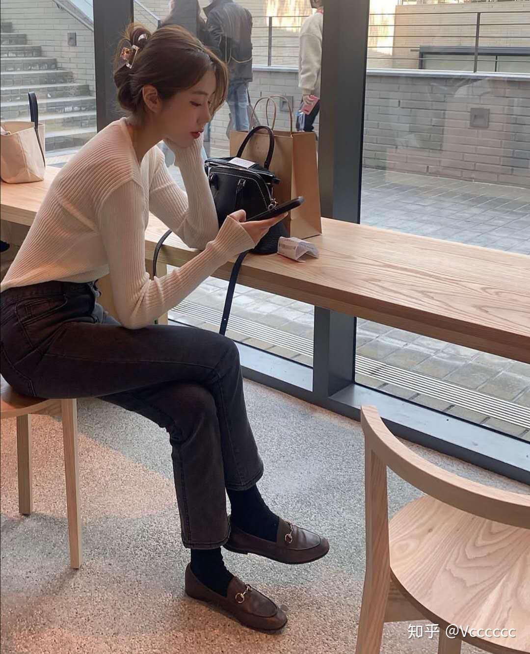 ins韩国博主lovelyskinnypig简单舒适的风格你喜欢吗