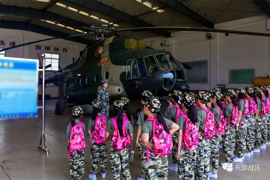 这届家长有福了,陆航兵哥兵姐免费帮带娃!