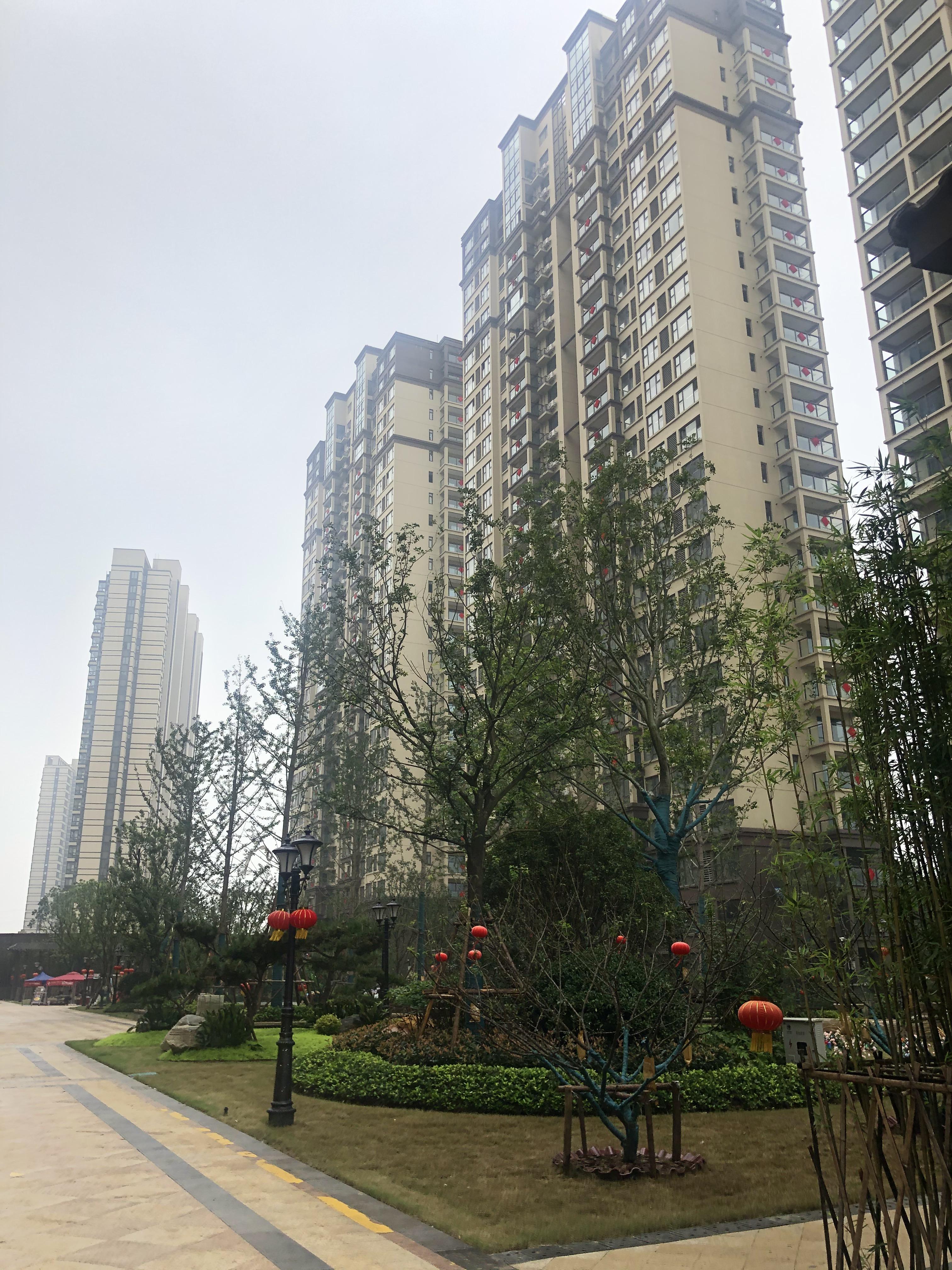 恒大悦澜湾项目原计划项目的一期,二期房源分别于2020年6月30日和9月