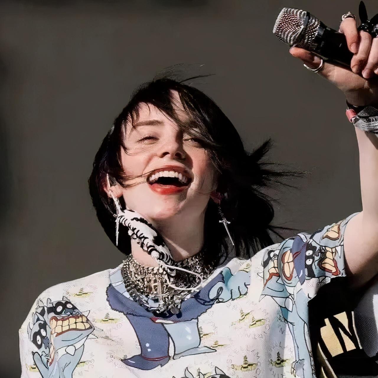 ins头像捂住冬天的耳朵