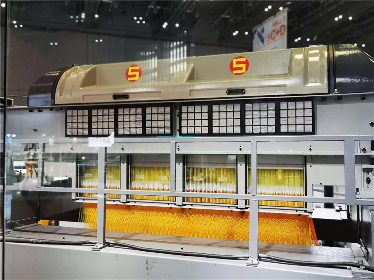 纺机展上订单接不停电子提花机市占率全球第一的宋和宋缘咋恁强