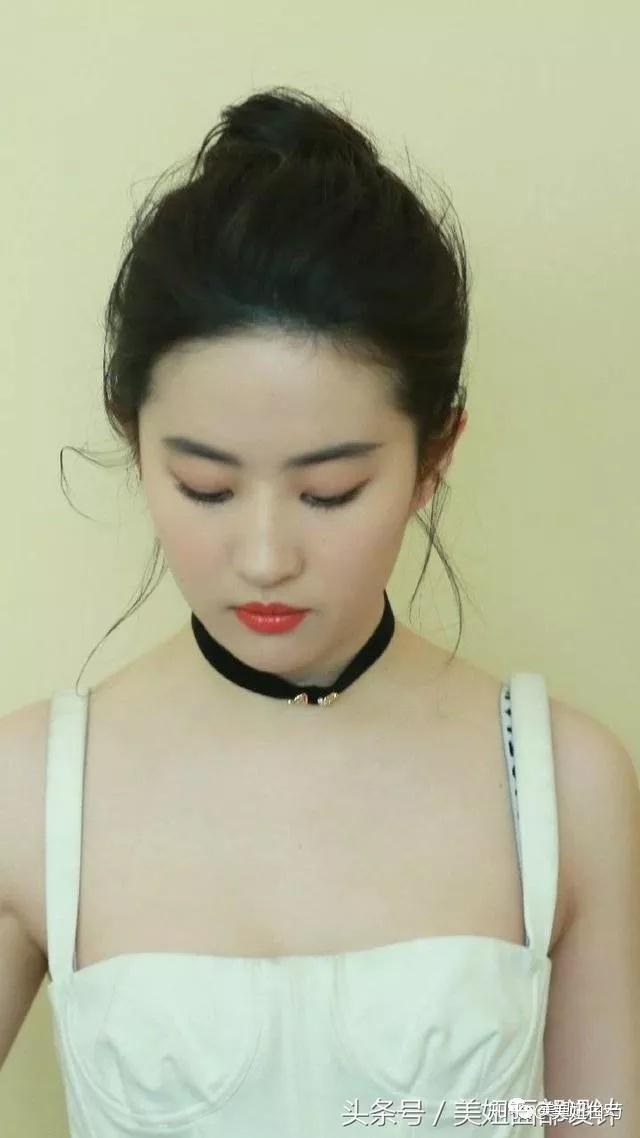 你的发际线影响到颜值了吗50的脸型是发际线问题