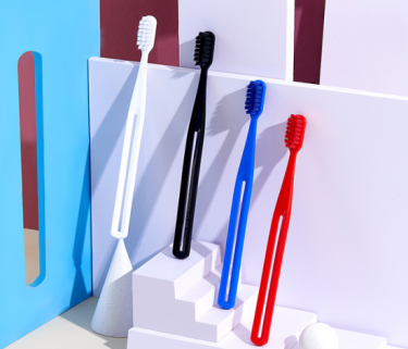 好物丨这支极简生活牙刷,48孔宽头软毛设计,家庭必备