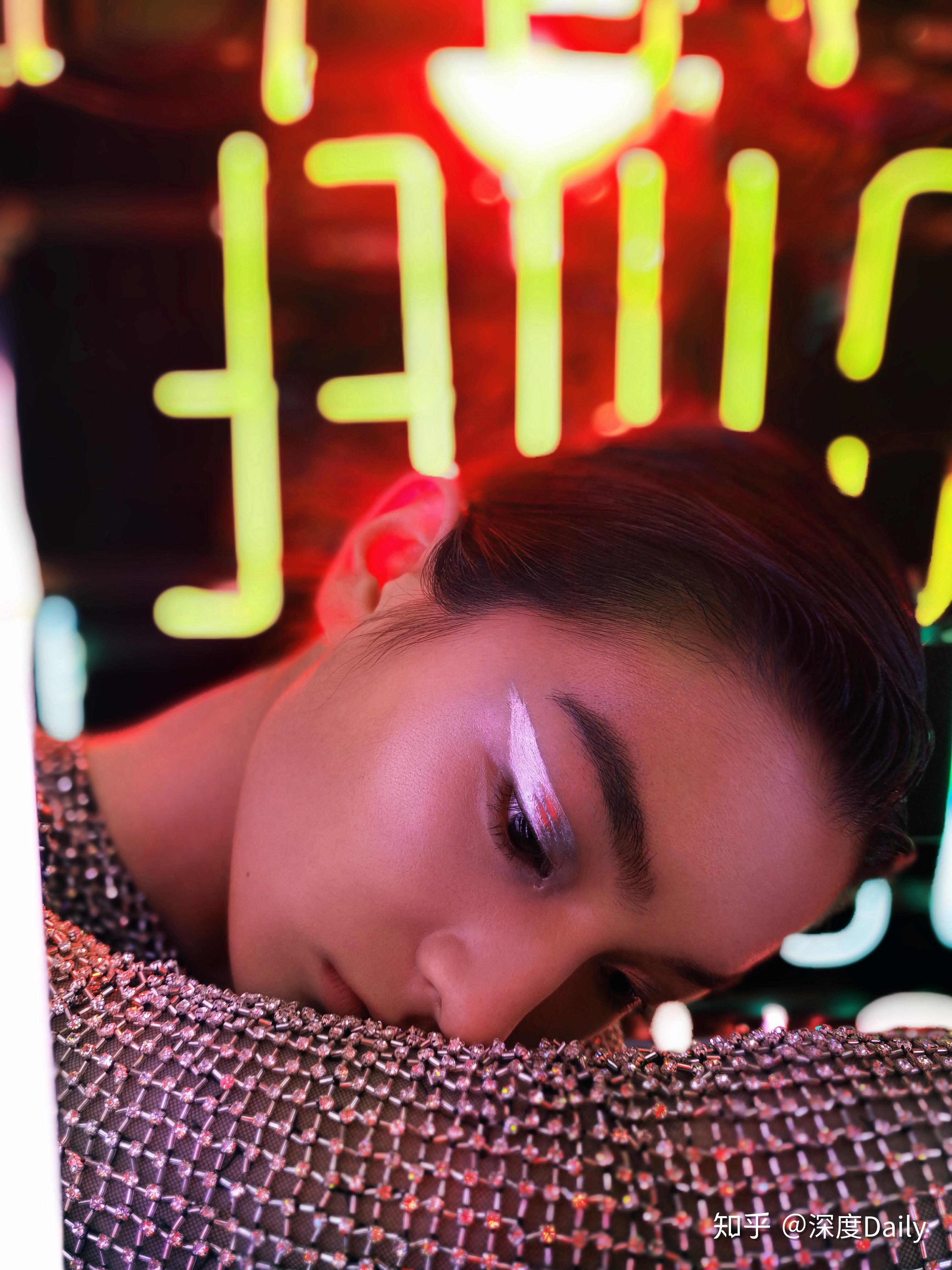 摄影大师柳宗源这次用美图t9直出了一组光影时尚大片