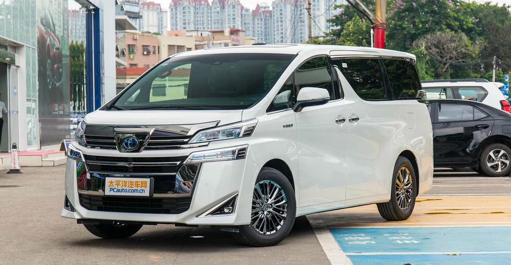 体验全新皇冠威尔法太棒了我选埃尔法