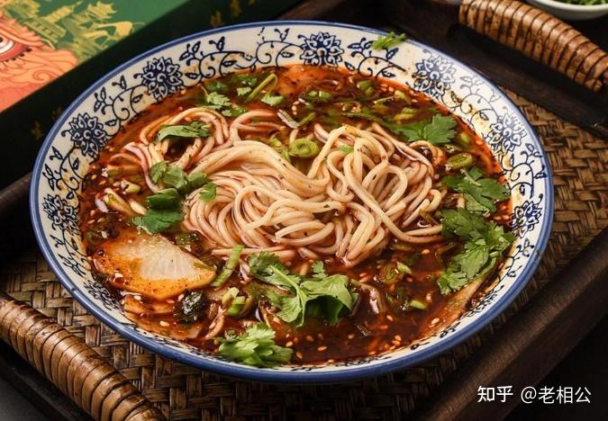 探索兰州美食~兰州拉面，汤鲜面更香 - 知乎