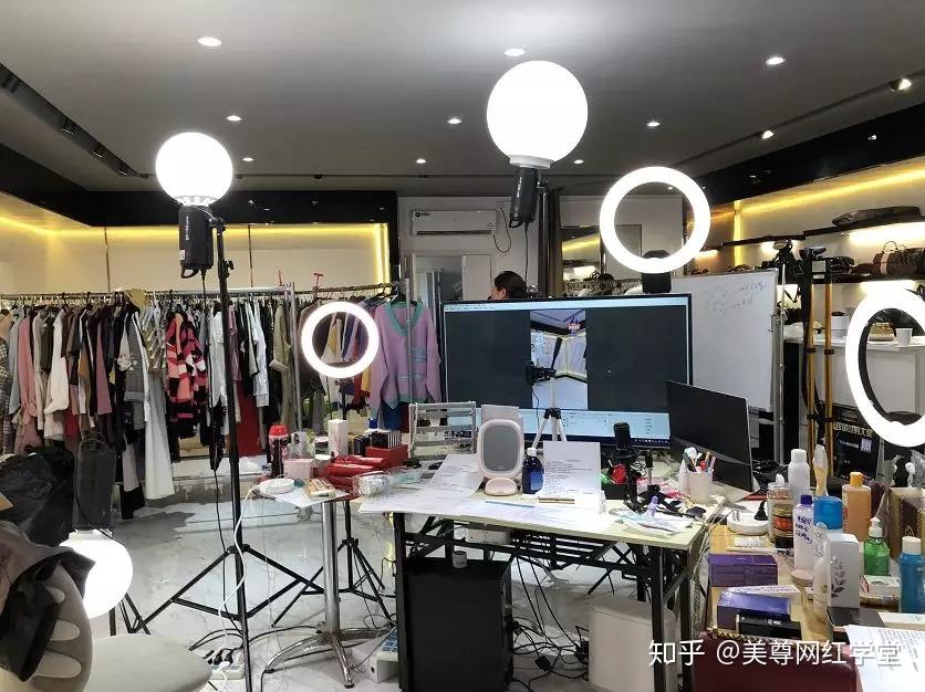 工作室直播间核心互动渠道玩法创新及用户留存策略 (工作室直播间怎么布置)-初仟社区