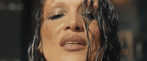 《美丽毒素》炸给你看！大尺度科幻猎奇新剧