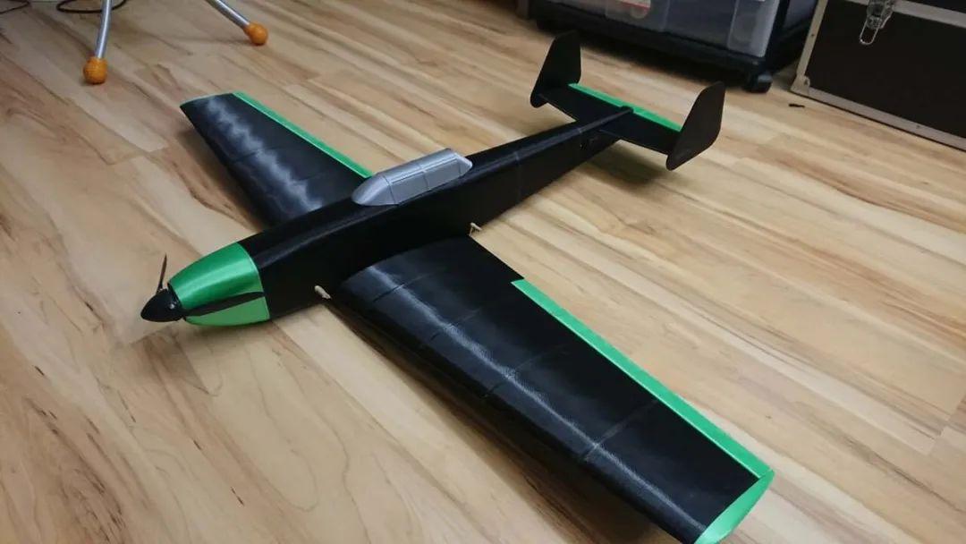 17supernova这个3d打印的rc飞机的灵感来自rcfoamfighters超新星泡沫