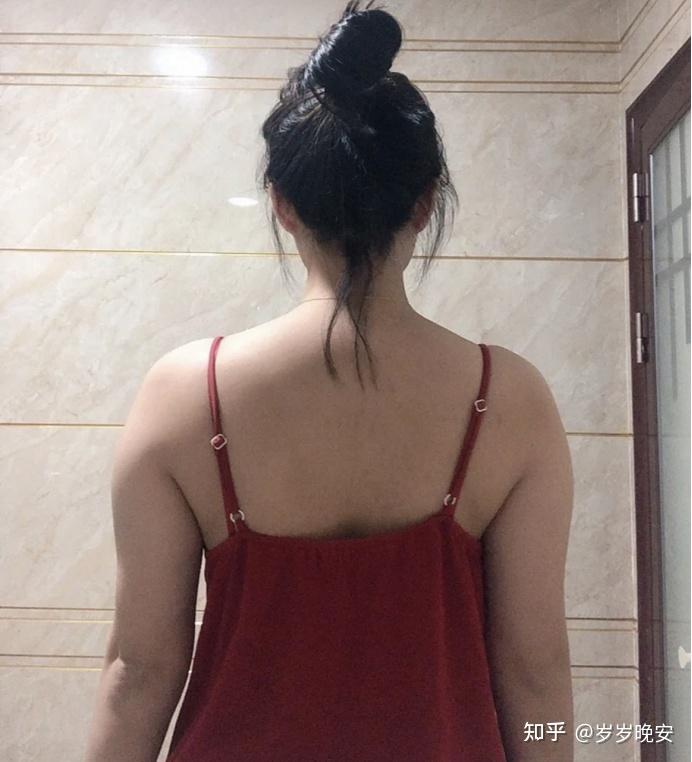 熬夜 暴饮暴食,每天吃饭必备快乐水,身上的肉就疯长,胖了之后虎背熊腰