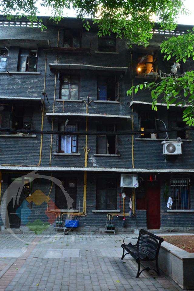 重庆大溪沟的苏联专家楼每块砖上都刻五角星全楼都铺木地板