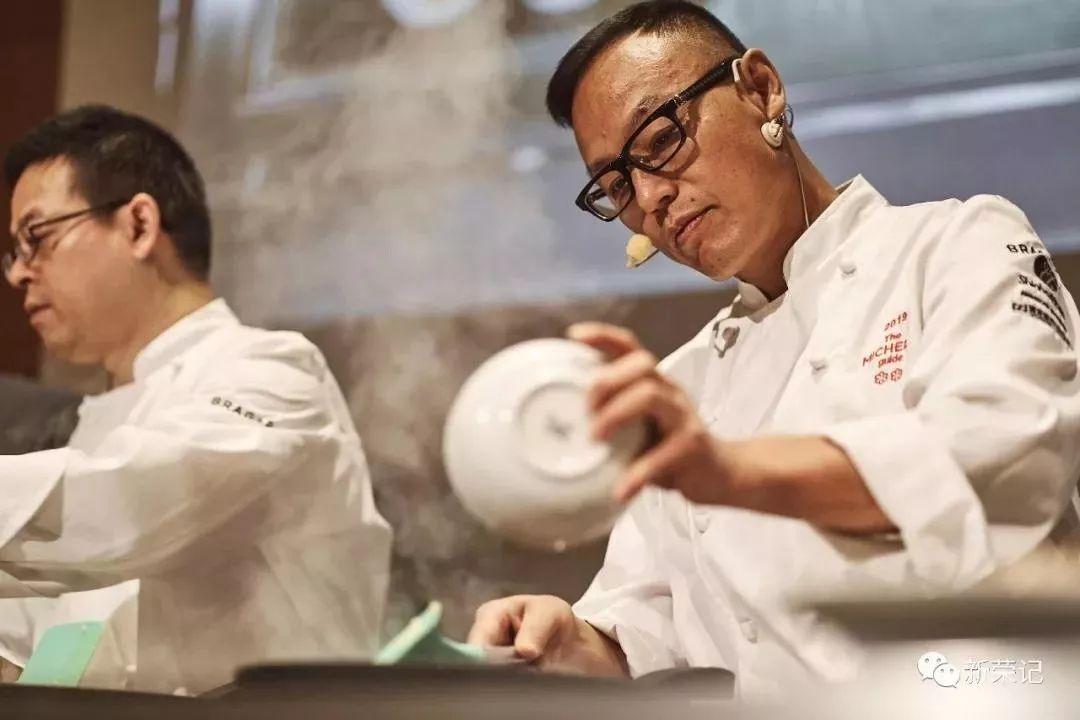 但是和新荣记老板张勇对比起来,我觉得大董的餐饮之路还是比较靠谱的