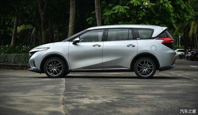 适合二胎家庭的七座mpv海马7x实拍体验