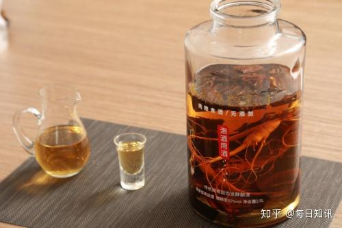 西洋参泡酒喝有什么功效和禁忌西洋参泡酒配方大全