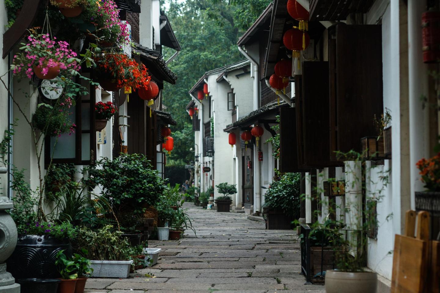 杭州唯一保存完整的旧街区，繁华千年，是杭州悠久历史的一个缩影_清河坊