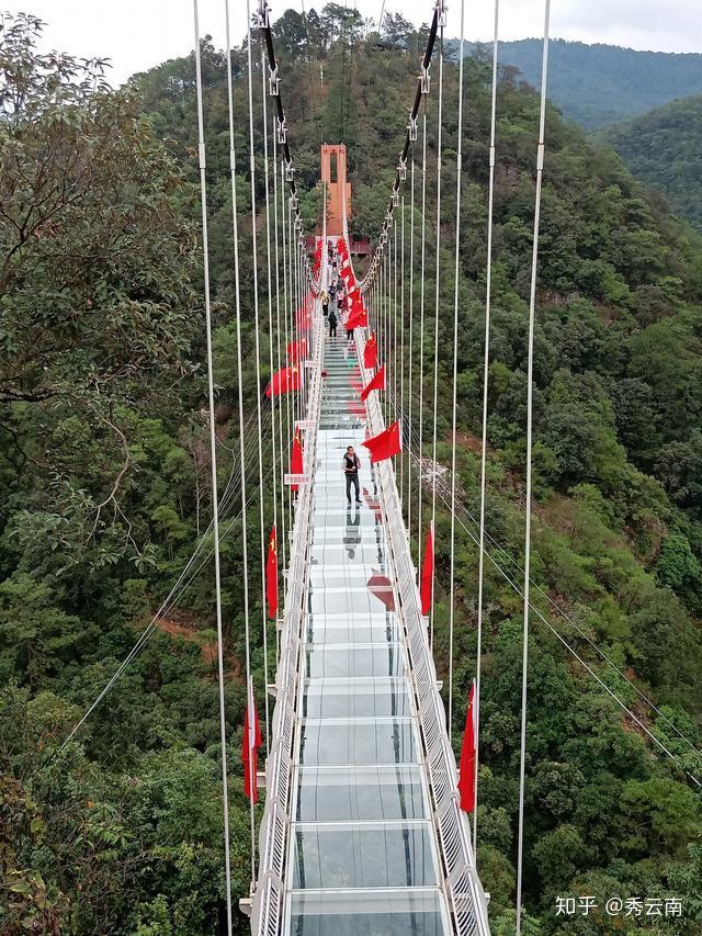 秀云南|昆明青龙峡玻璃栈道门票贵吗?比张家界的玻璃栈道如何!