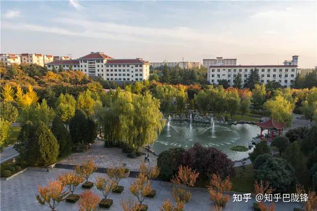 巴陇锋应邀赴西安思源学院滋兰讲堂讲剧作原理多图