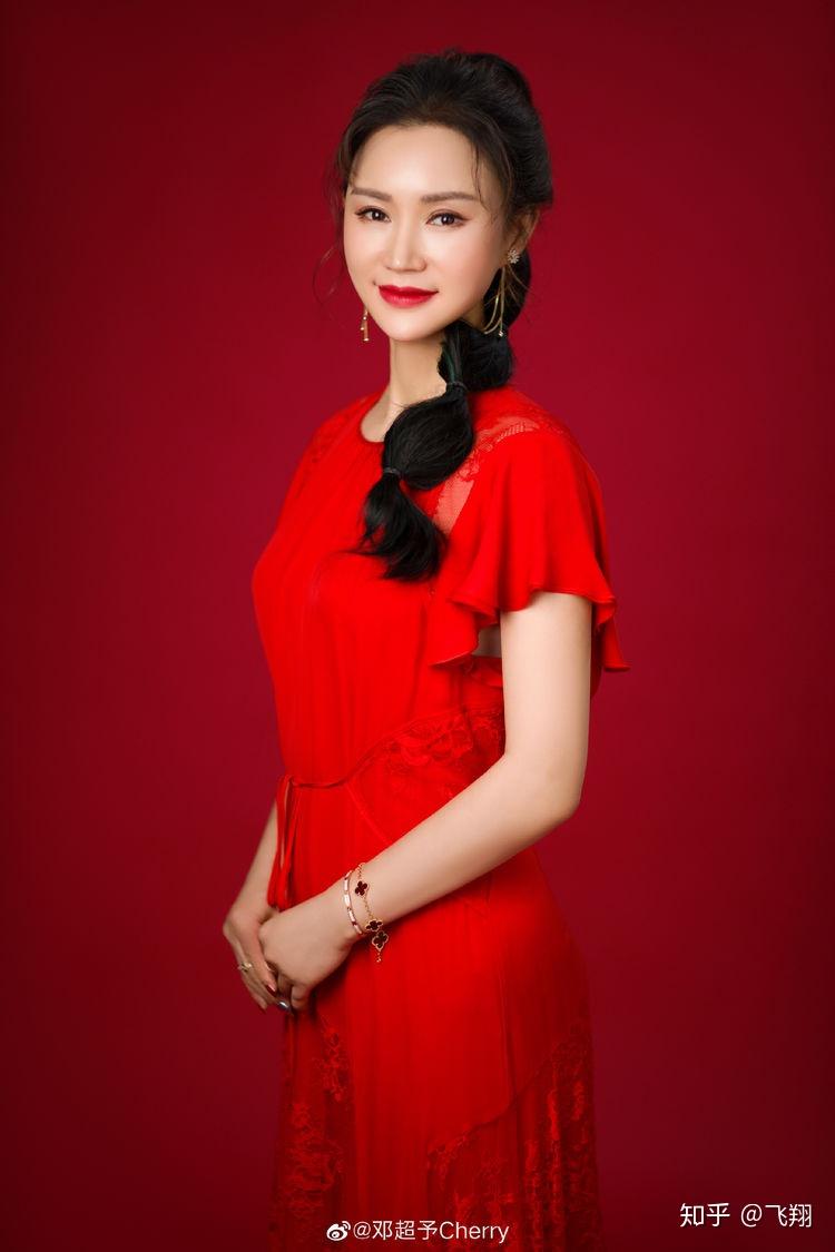 邓氏名人湖北土家妹子邓超予央视献唱民歌新编六口茶