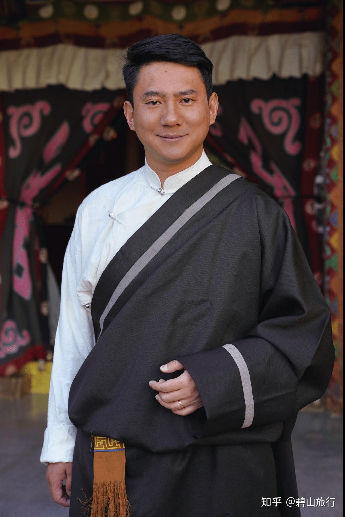 2. 松赞人