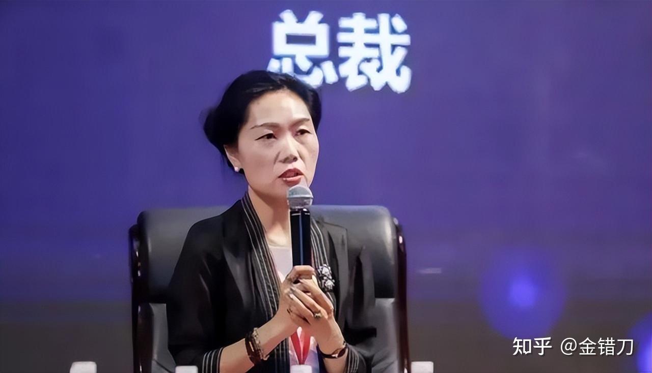 卖水果之前,百果园的创始人余惠勇,是一名国企研究员,曾凭着自己的