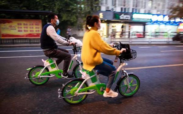 charging moped bike