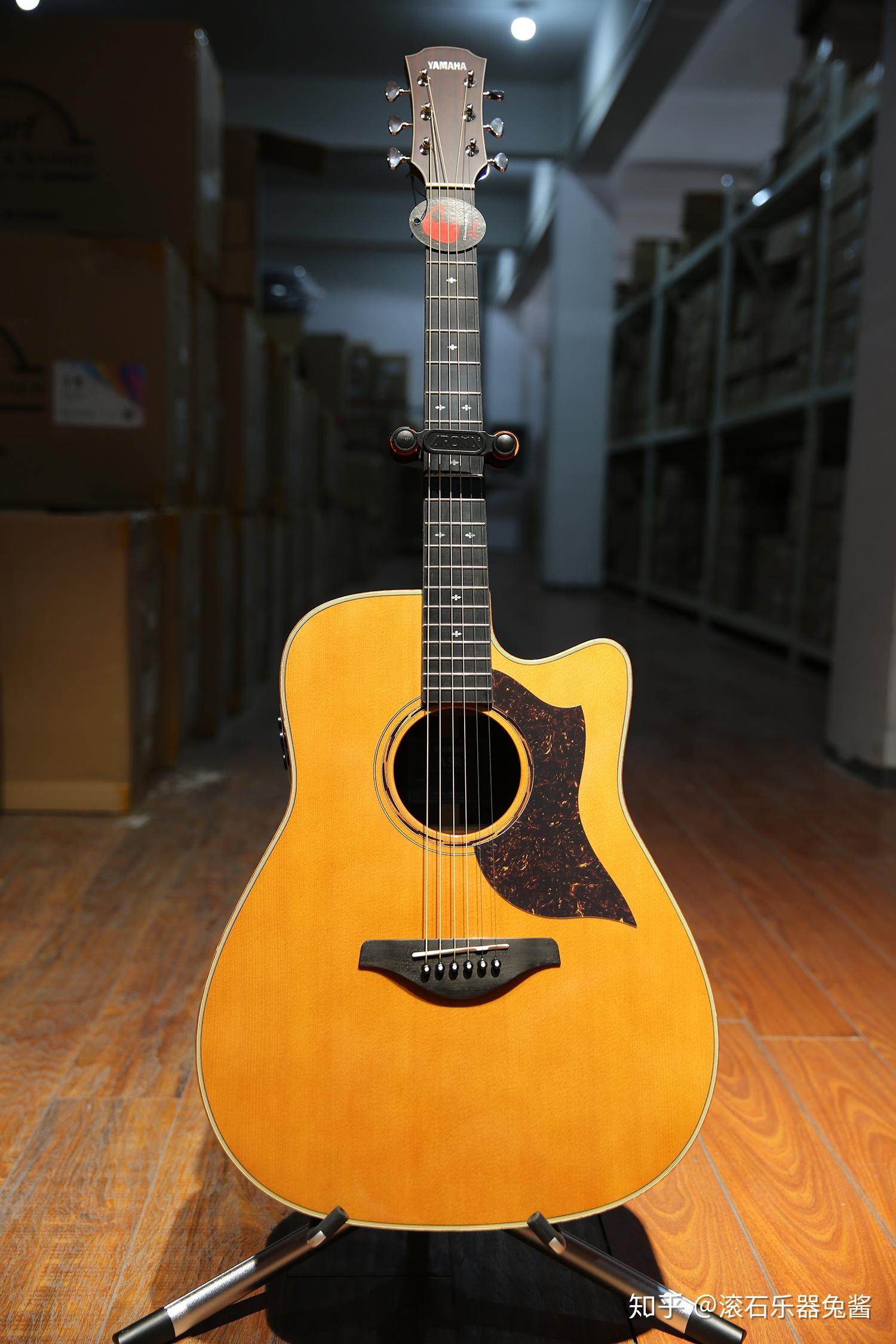 专为专业演奏者量身定做的雅马哈a5r吉他,舞台效果a爆了,在舞台上演出