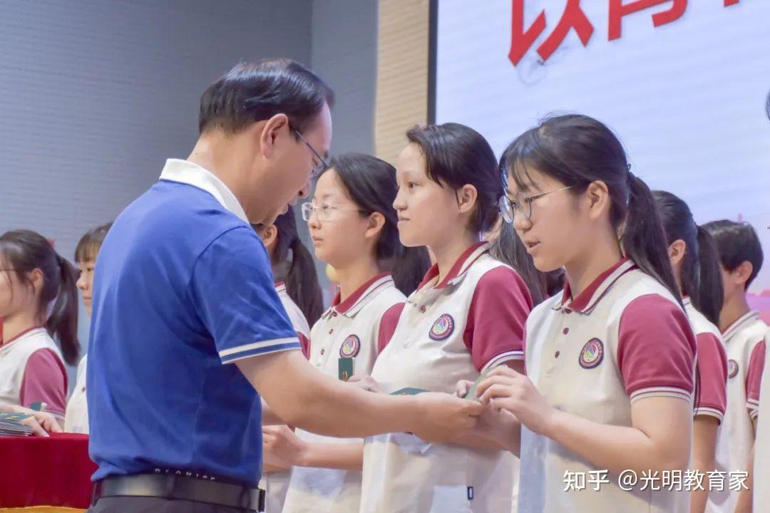 南京市第二十七初级中学2022级学生青春仪式成功举行
