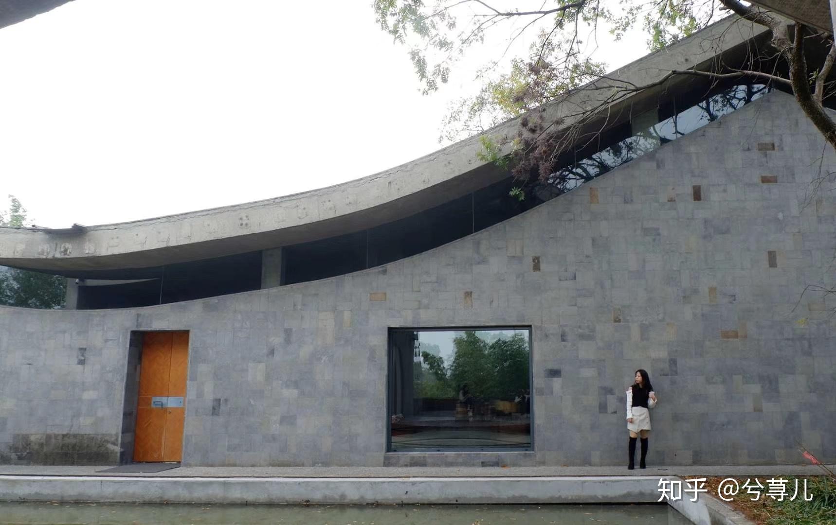 选择做三合宅的建筑模型是因为当时刚好从纪录片中了解到王澍第一个