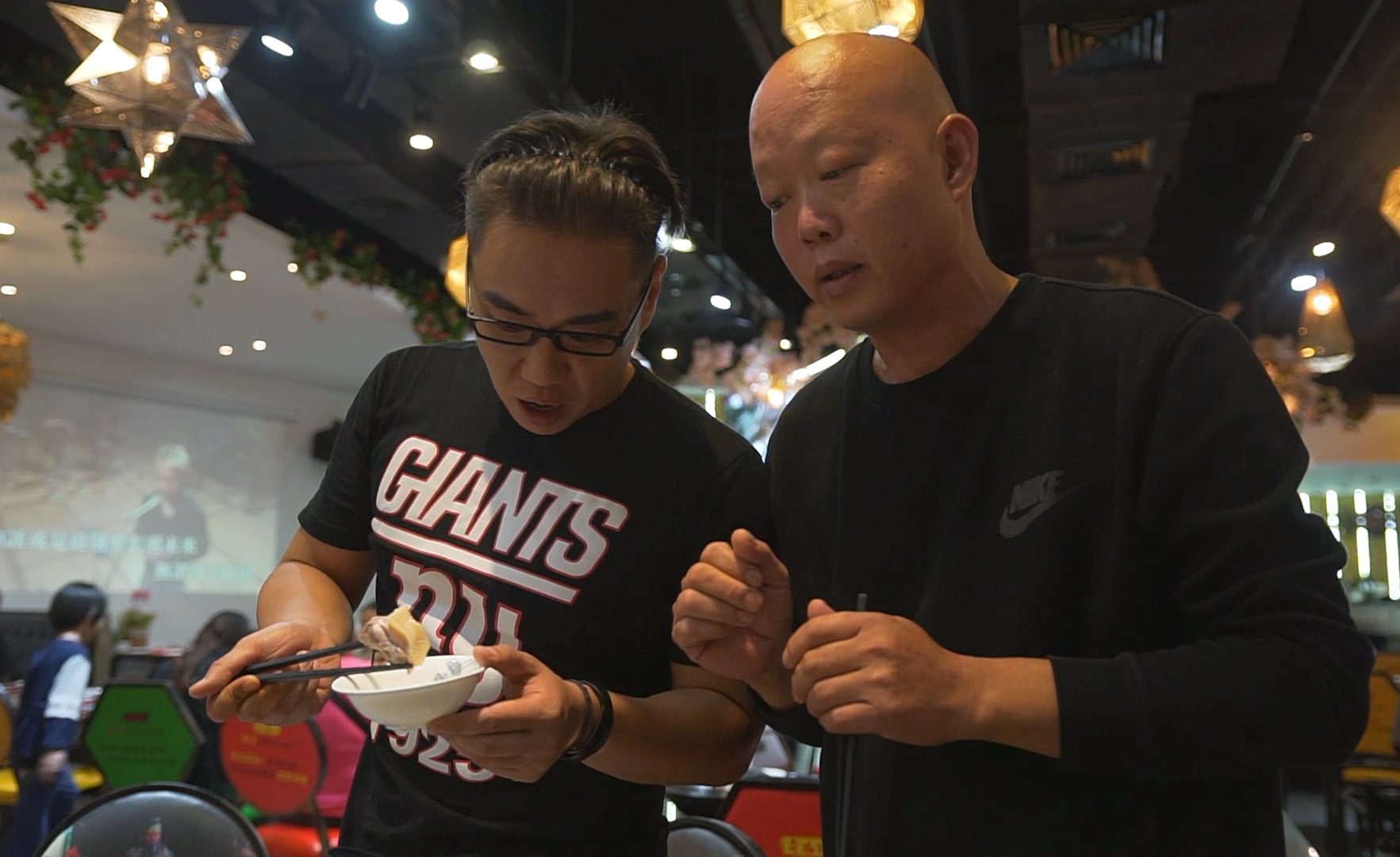 广州江南东红极一时光头佬重出江湖！除了烧烤还有鸡煲翅 - 知乎