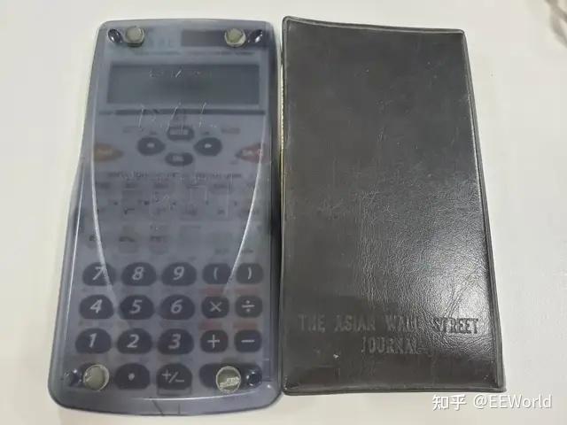 拆解40多年前的卡西欧与夏普计算器:芯片走线太漂亮了