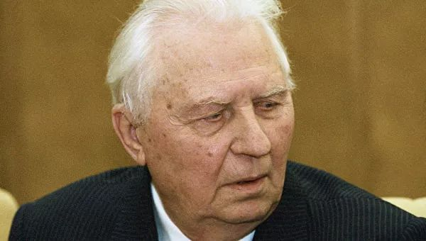 缅采夫,尼科诺夫,穆拉霍夫斯基,比留科娃表示支持,利加乔夫坚决反对