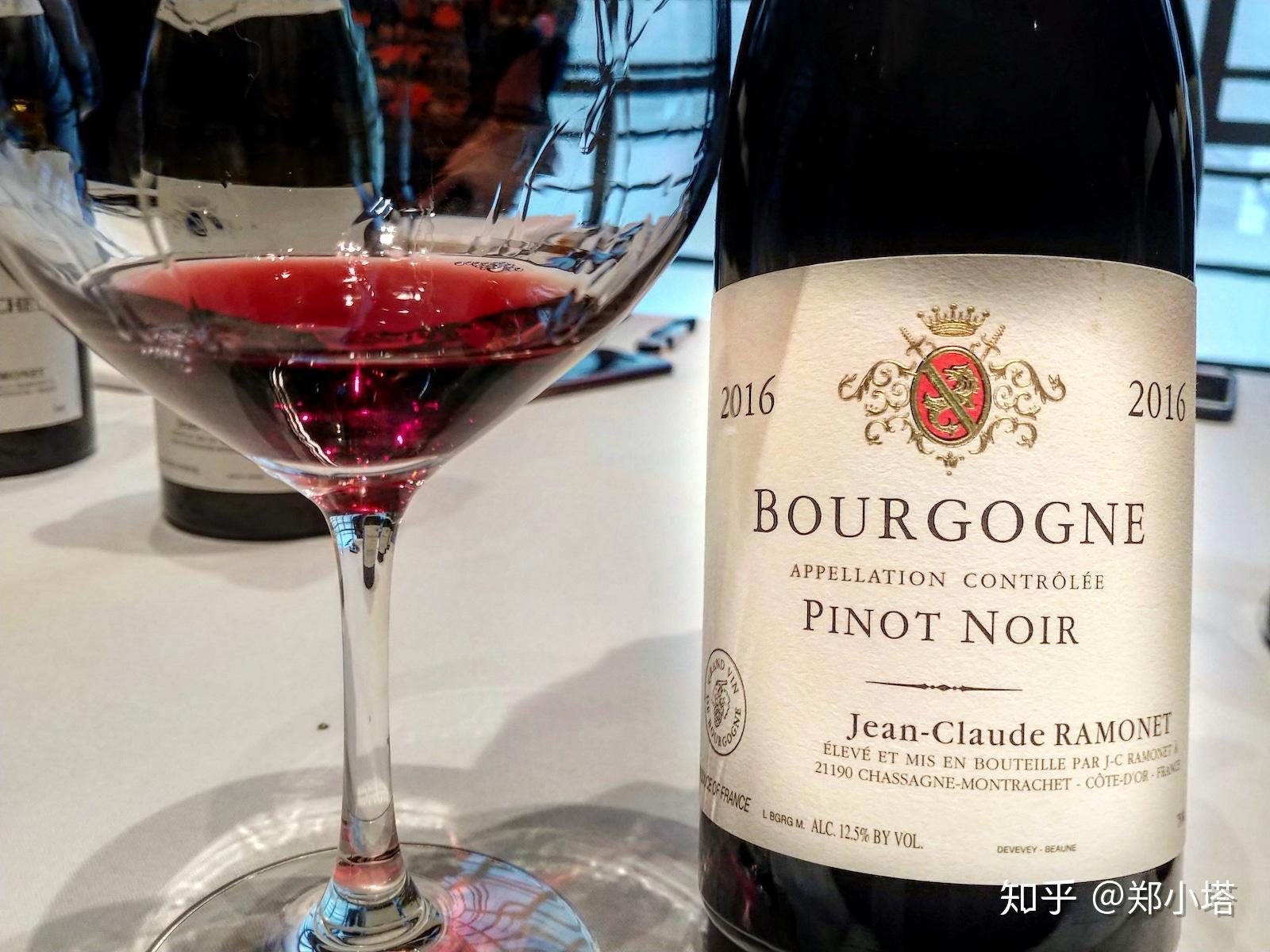 如下图所示,酒标上有"pinot noir" 或 "bourgogne/burgundy"字样的.