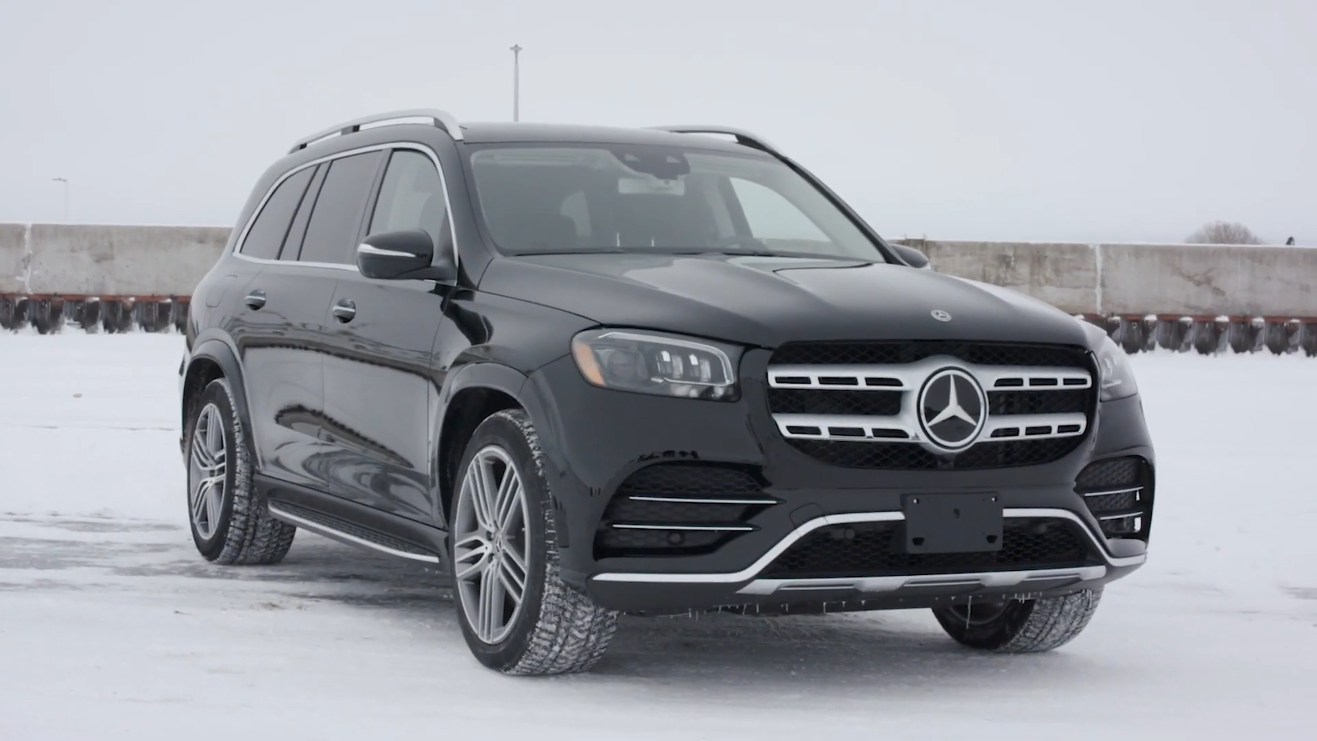 2021款奔驰gls已有到店现车12月刚刚好可以把它提回家过年