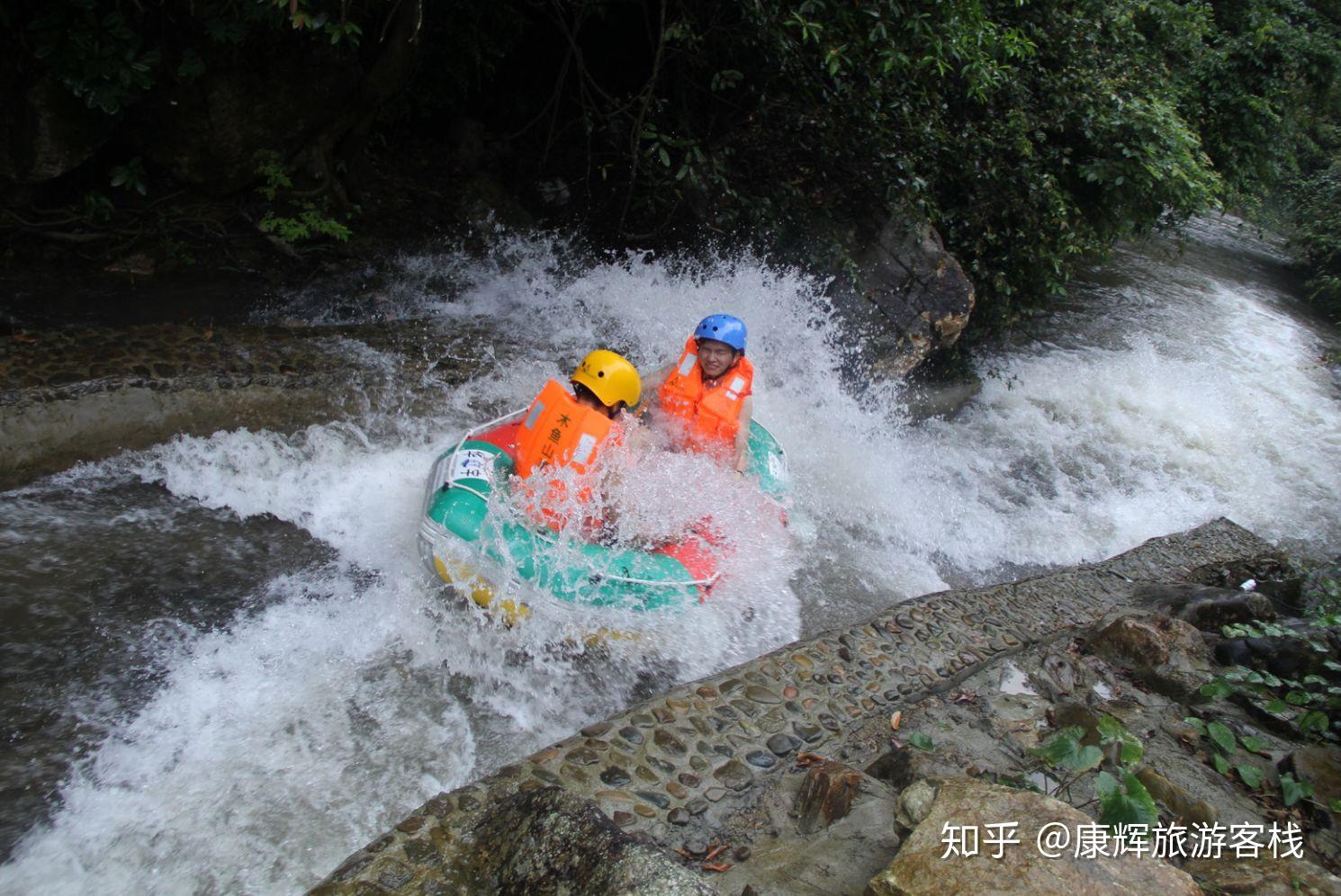 中考生,考完后凭准考证就可以领一张木鱼山漂流门票,领票地址:于都县