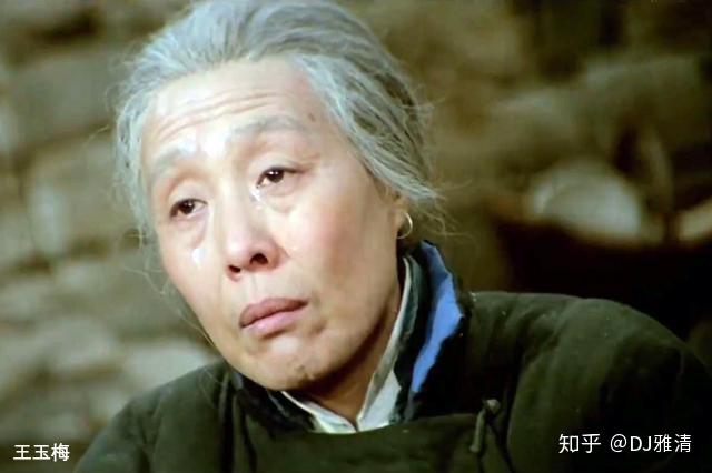 李岚(剧版),盖克(影版)扮演韩玉秀