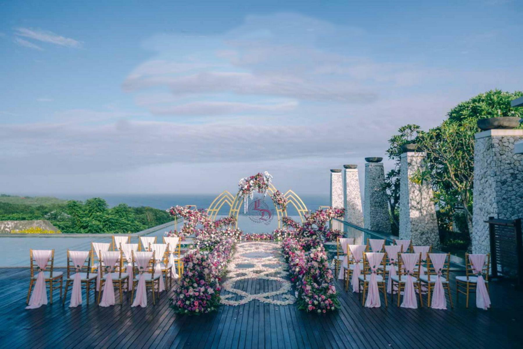 巴厘岛10大水台婚礼全方位评测