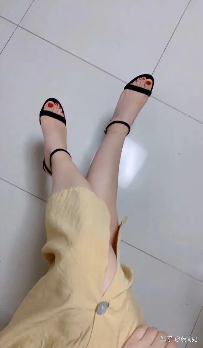 女生光脚穿单鞋或高跟鞋脚不臭吗是怎么克服光脚不臭这个难题的